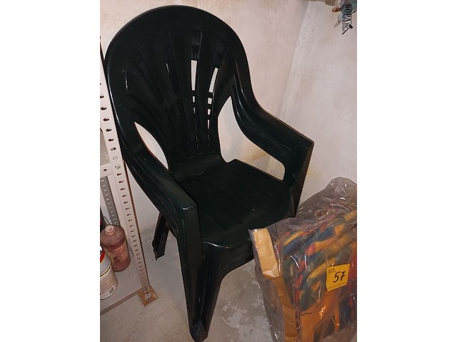 Lot 57 - pvc tuinstoelen en tuinkussens. 6 stuks - afbeelding 2 van  3