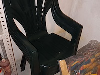 Lot 57 - pvc tuinstoelen en tuinkussens. 6 stuks - afbeelding 2 van  3