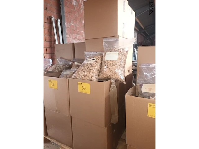 Lot 57 - rookhout snippers els 1 kg. 19 stuks - afbeelding 1 van  3
