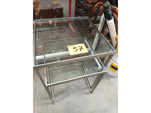 Lot 57 - set van 2 bijzettafeltjes - afbeelding 1 van  3