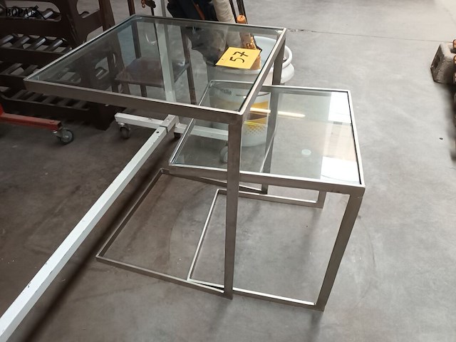 Lot 57 - set van 2 bijzettafeltjes - afbeelding 3 van  3