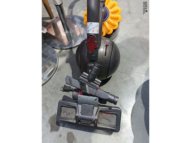 Lot 57 - stofzuiger dyson ball dc33 - afbeelding 4 van  4