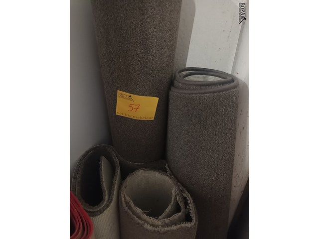 Lot 57 - tapijten. 5 stuks - afbeelding 4 van  4