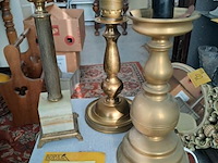 Lot 57 - trio lampenstatief in koper - afbeelding 1 van  1