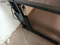 Lot 57 - werktafel - afbeelding 2 van  2