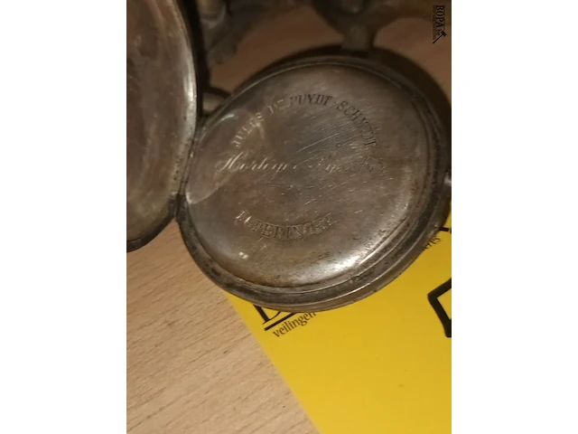 Lot 57 - zakhorlogehouder met horloge - afbeelding 5 van  5