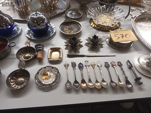 Lot 570 - verzilverde decoratie. 40 stuks - afbeelding 6 van  7