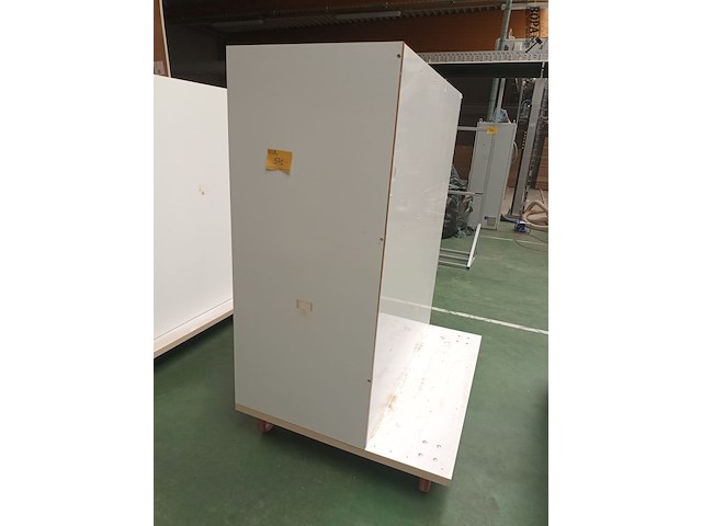 Lot 571 - transportkar met inhoud - afbeelding 2 van  2