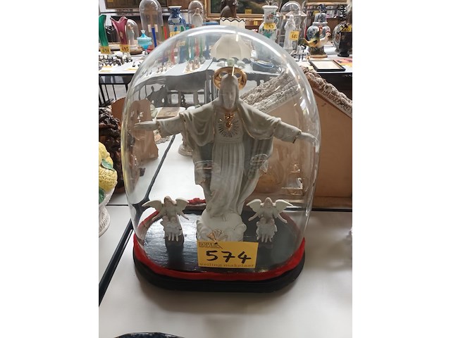 Lot 574 - globe met heiligenbeelden - afbeelding 1 van  2