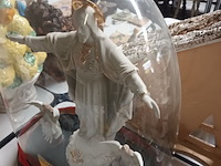 Lot 574 - globe met heiligenbeelden - afbeelding 2 van  2