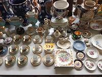 Lot 577 - decoratie in porselein. 60 stuks - afbeelding 7 van  7