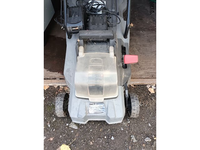 Lot 58 - accu grasmaaier powerplus - afbeelding 2 van  5