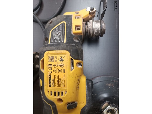 Lot 58 - accu multitool dewalt - afbeelding 3 van  4