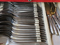 Lot 58 - bestekkoffers 2 stuks - afbeelding 1 van  6