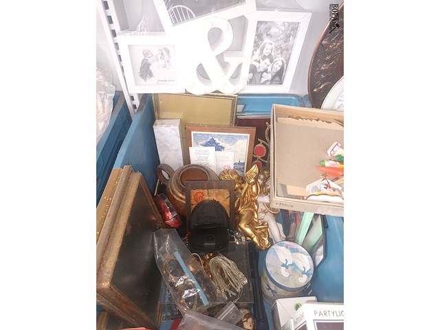 Lot 58 - decoratie. 3 bakken - afbeelding 4 van  7