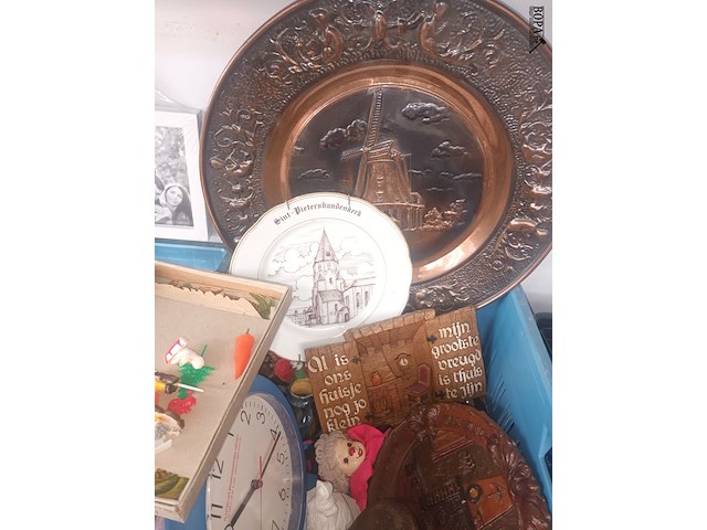 Lot 58 - decoratie. 3 bakken - afbeelding 6 van  7