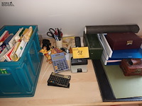 Lot 58 - diversen. inhoud bureau