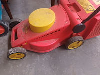 Lot 58 - elektrische grasmaaier wolf geräte - afbeelding 2 van  4