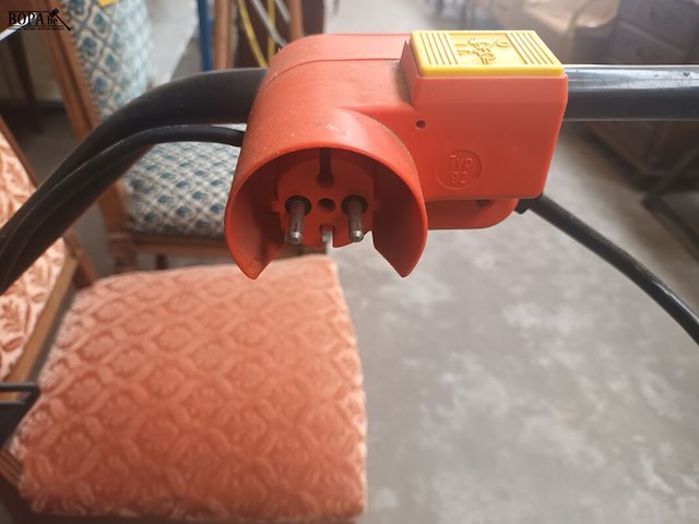 Lot 58 - elektrische grasmaaier wolf geräte - afbeelding 4 van  4