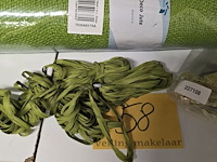 Lot 58 - groene deco jute, lint & rafia - afbeelding 2 van  4