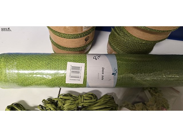 Lot 58 - groene deco jute, lint & rafia - afbeelding 3 van  4