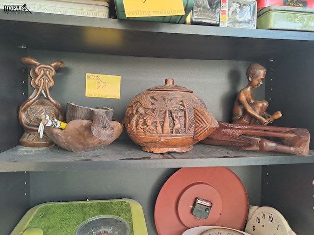 Lot 58 - handgesneden afrikaanse beeltenis - afbeelding 1 van  6