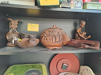 Lot 58 - handgesneden afrikaanse beeltenis - afbeelding 1 van  6