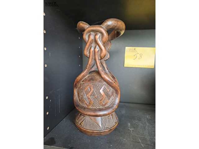 Lot 58 - handgesneden afrikaanse beeltenis - afbeelding 2 van  6