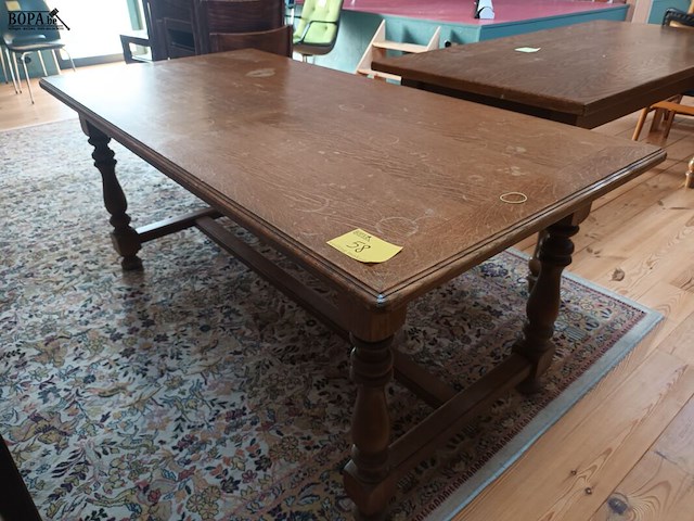 Lot 58 - houten eetkamertafel - afbeelding 1 van  3