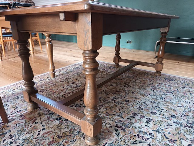 Lot 58 - houten eetkamertafel - afbeelding 3 van  3