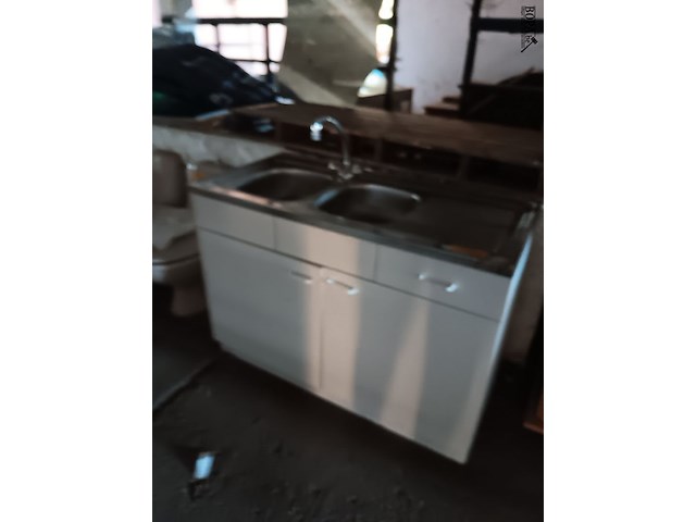 Lot 58 - keukenmeubel met spoelbak - afbeelding 1 van  2