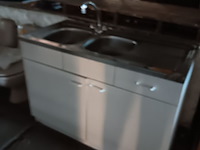 Lot 58 - keukenmeubel met spoelbak - afbeelding 1 van  2