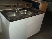 Lot 58 - keukenmeubel met spoelbak - afbeelding 2 van  2