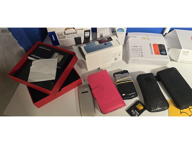 Lot 58 - lot diverse gsm's - afbeelding 2 van  4