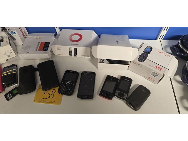 Lot 58 - lot diverse gsm's - afbeelding 4 van  4