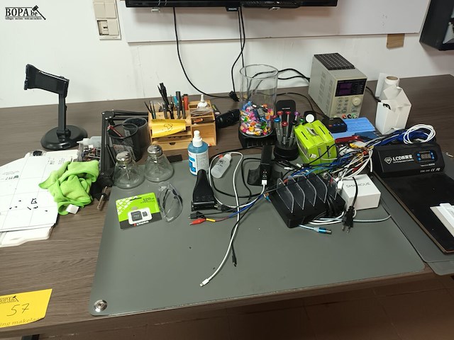 Lot 58 - materiaal voor gsm reparatie - afbeelding 1 van  7