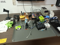 Lot 58 - materiaal voor gsm reparatie - afbeelding 1 van  7