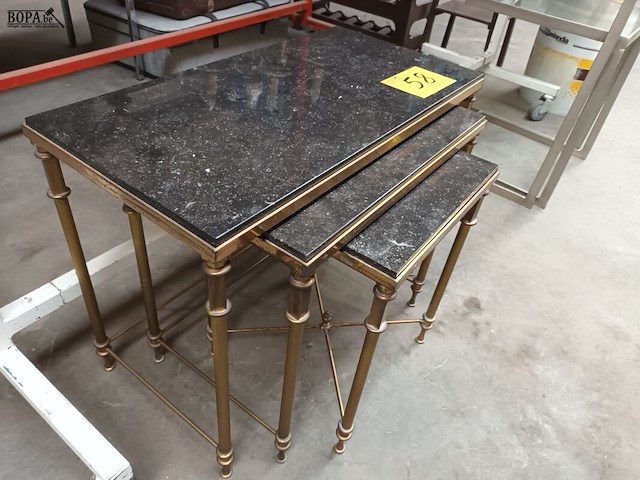 Lot 58 - set van 3 nesttafeltjes - afbeelding 1 van  4