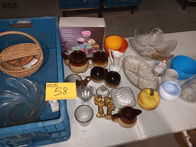 Lot 58 - tafelgerei. 25 stuks - afbeelding 1 van  6