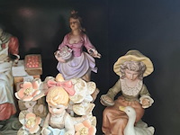 Lot 58 - verzameling porseleinen beeldjes - afbeelding 3 van  4