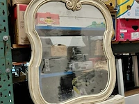 Lot 58 - vintage wastafelkast met opzet spiegel - afbeelding 2 van  6