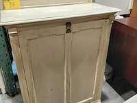 Lot 58 - vintage wastafelkast met opzet spiegel - afbeelding 3 van  6