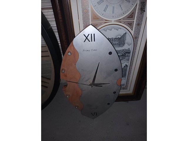 Lot 58 - wandklok. 3 stuks - afbeelding 2 van  4