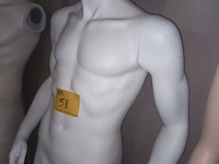 Lot 58 - witte paspop man op voet - afbeelding 4 van  4