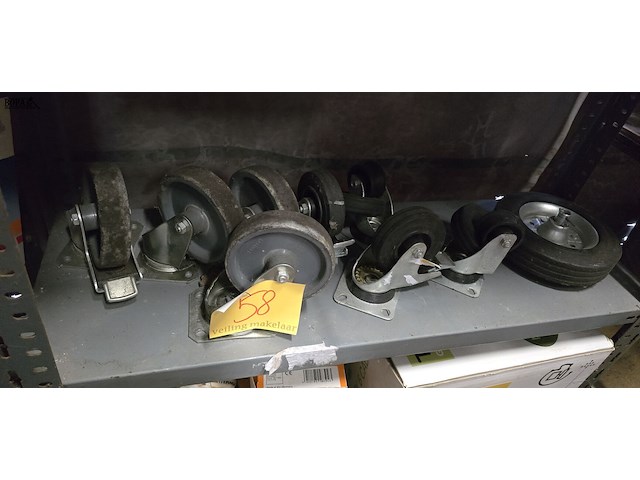 Lot 58 - zwenkwielen 8 stuks - afbeelding 1 van  4