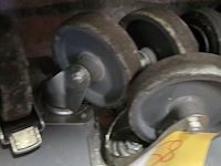 Lot 58 - zwenkwielen 8 stuks - afbeelding 2 van  4