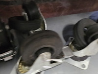 Lot 58 - zwenkwielen 8 stuks - afbeelding 3 van  4