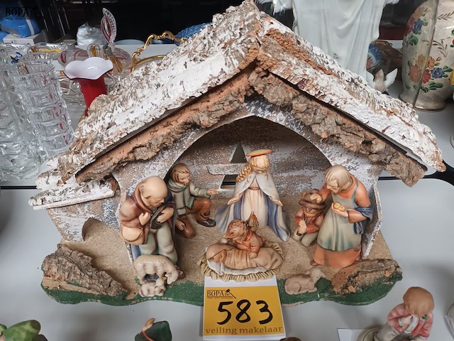 Lot 583 - kerststal met figuren goebel - afbeelding 1 van  5