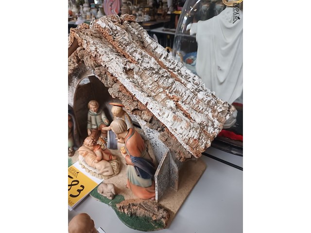 Lot 583 - kerststal met figuren goebel - afbeelding 3 van  5