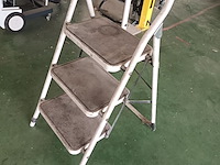 Lot 589 - trapladder - afbeelding 2 van  2